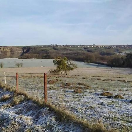 Les Vieilles Pierres Bed and Breakfast Comblain-au-Pont Esterno foto