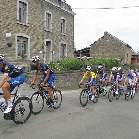 Les Vieilles Pierres Bed and Breakfast Comblain-au-Pont Esterno foto